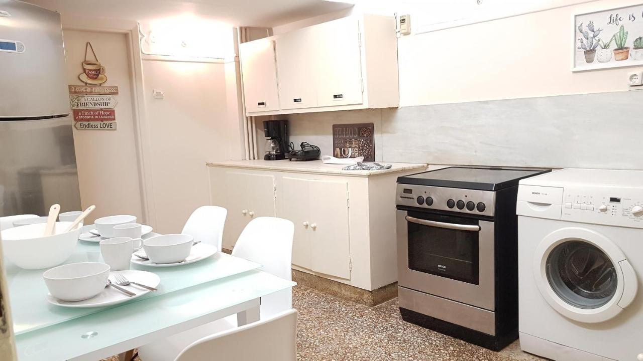Olive Apartment- Athens Center, 4 Bd, 1.5 Bath Экстерьер фото
