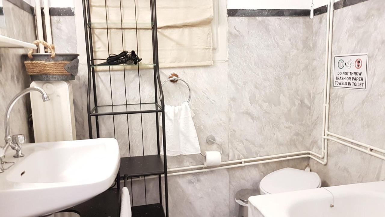 Olive Apartment- Athens Center, 4 Bd, 1.5 Bath Экстерьер фото