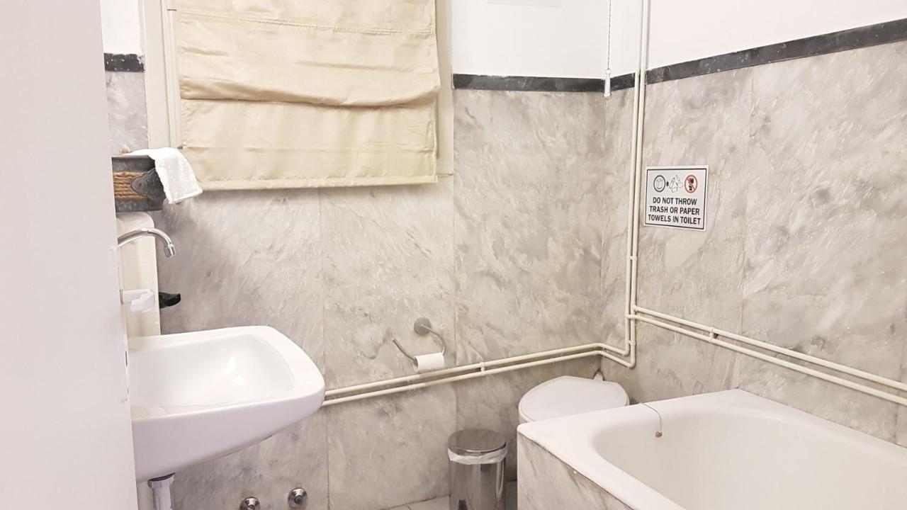 Olive Apartment- Athens Center, 4 Bd, 1.5 Bath Экстерьер фото